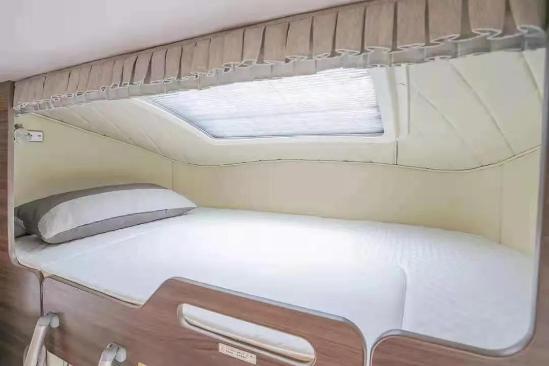 金冠CD520 格林卡诺329D「宾歌CD520」双拓展房车