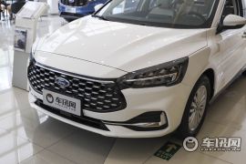 长安福特-福克斯-三厢 EcoBoost 180 自动锋潮型