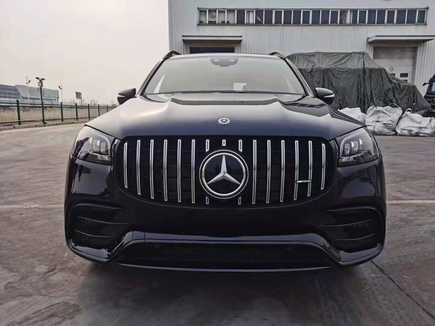 奔驰gls63图片,奔驰amggls63图片 21款奔驰gls63国六钜惠西装暴徒内部价