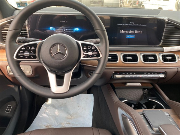 2021款奔驰gls450国六促销10万深度体验