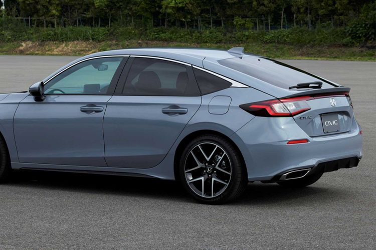 依旧提供手动挡，造型低调许多，全新思域HATCHBACK海外亮相