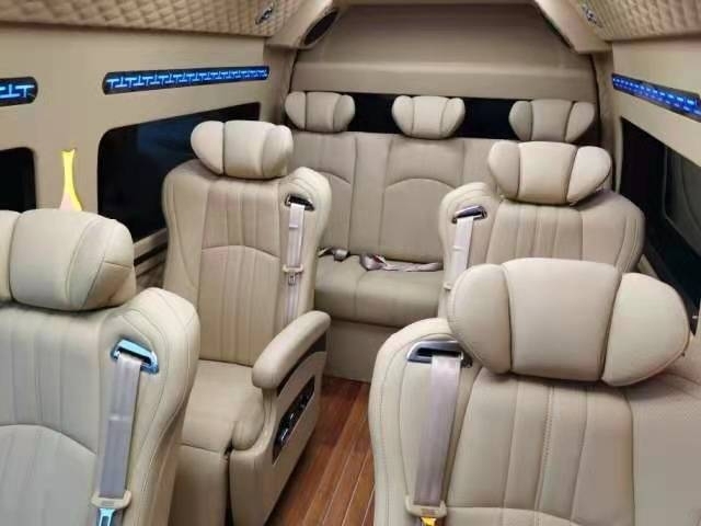 2021款丰田海狮崭新人性化设计的HIACE 