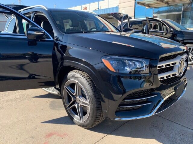 三叉星徽2021款奔驰GLS450国六现车交付