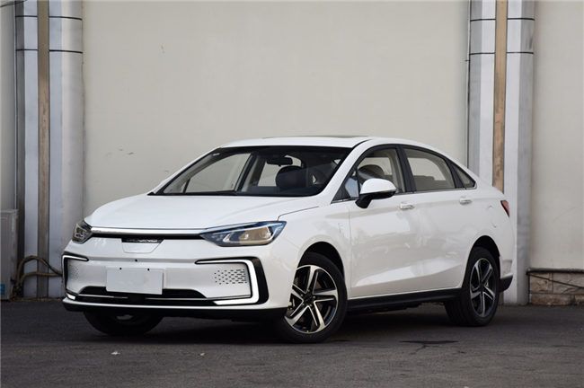 武汉北京汽车—北京EU5售12.99万元起 现车齐全