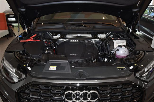 武汉一汽-大众奥迪Q5L Sportback最高优惠6.5万元 颜色可选