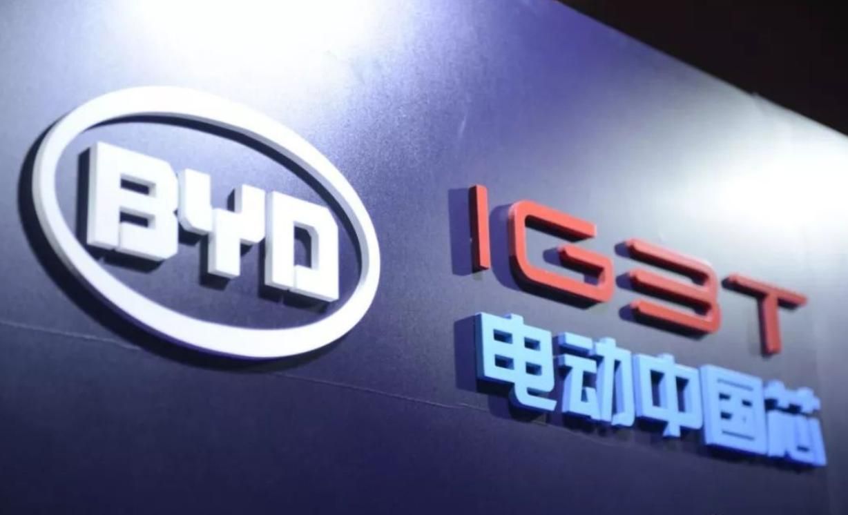 面对售价五连降的特斯拉Model 3，为什么只有比亚迪汉EV敢硬刚？