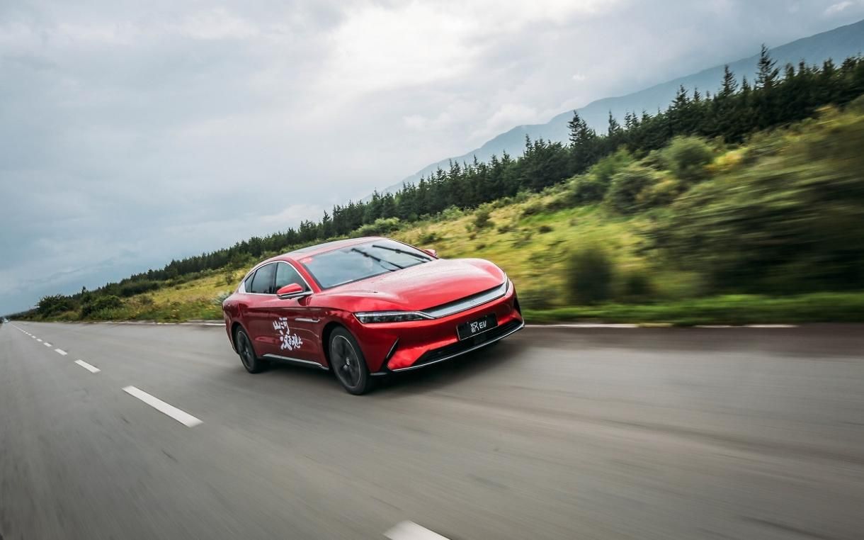 面对售价五连降的特斯拉Model 3，为什么只有比亚迪汉EV敢硬刚？