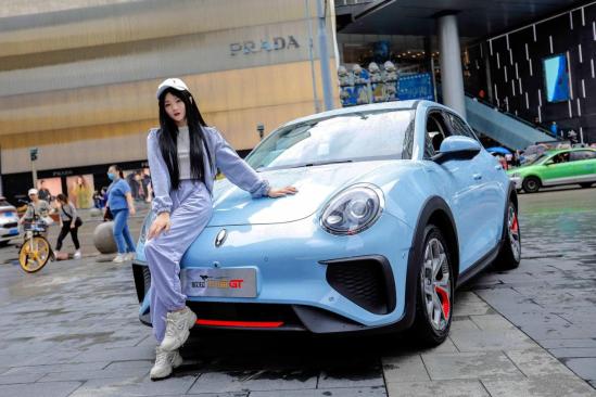 上市前一天，欧拉好猫GT木兰版“占领”了春熙路