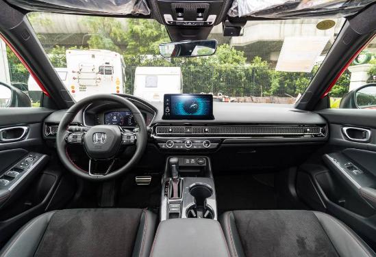 又一波新车来袭，坦克300配“双肾”，还有“高性能”五菱小车！