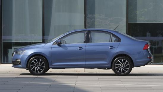 养车相差700元，斯柯达昕锐比大众桑塔纳省在哪？