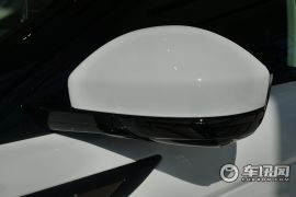 奇瑞捷豹路虎-揽胜极光-极光L 249P S R-Dynamic HSE 奢享版