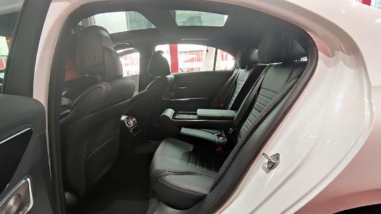 奔驰造的出Model 3，特斯拉造不出奔驰C级？