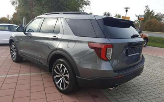 新知达人, 福特探险者实拍 前脸粗犷 V6发动机+电动机 三排7座布局