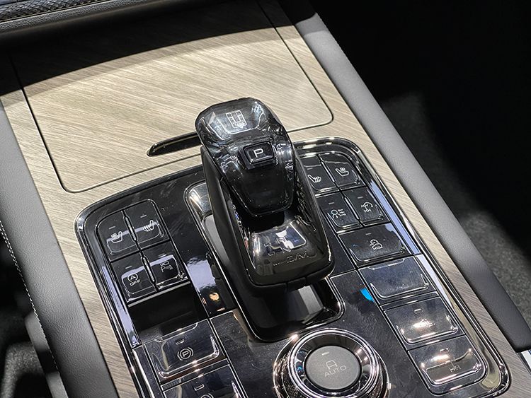 预售33.5万元起，搭自主研发3.0T+9AT，坦克500广州车展预售