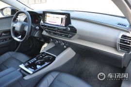 东风雪铁龙-凡尔赛C5 X-1.6T 耀不凡