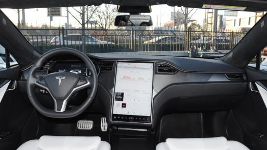 特斯拉Model S：百万的车价，三年保养不到3千？