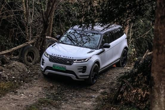 发现未来之光全新路虎揽胜极光L P300e丨路虎发现运动版 P300e