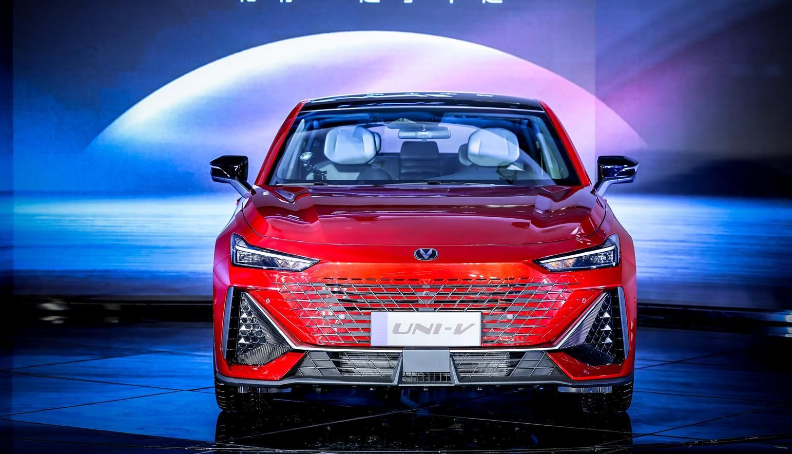 1.5T顶配预售13.49万元，长安UNI-V开启预售盲订