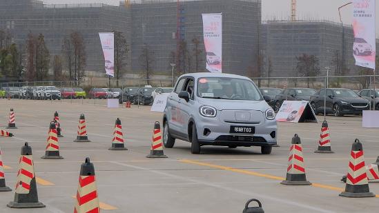 试驾零跑T03：满足我对代步车9成幻想，另1成与你无关