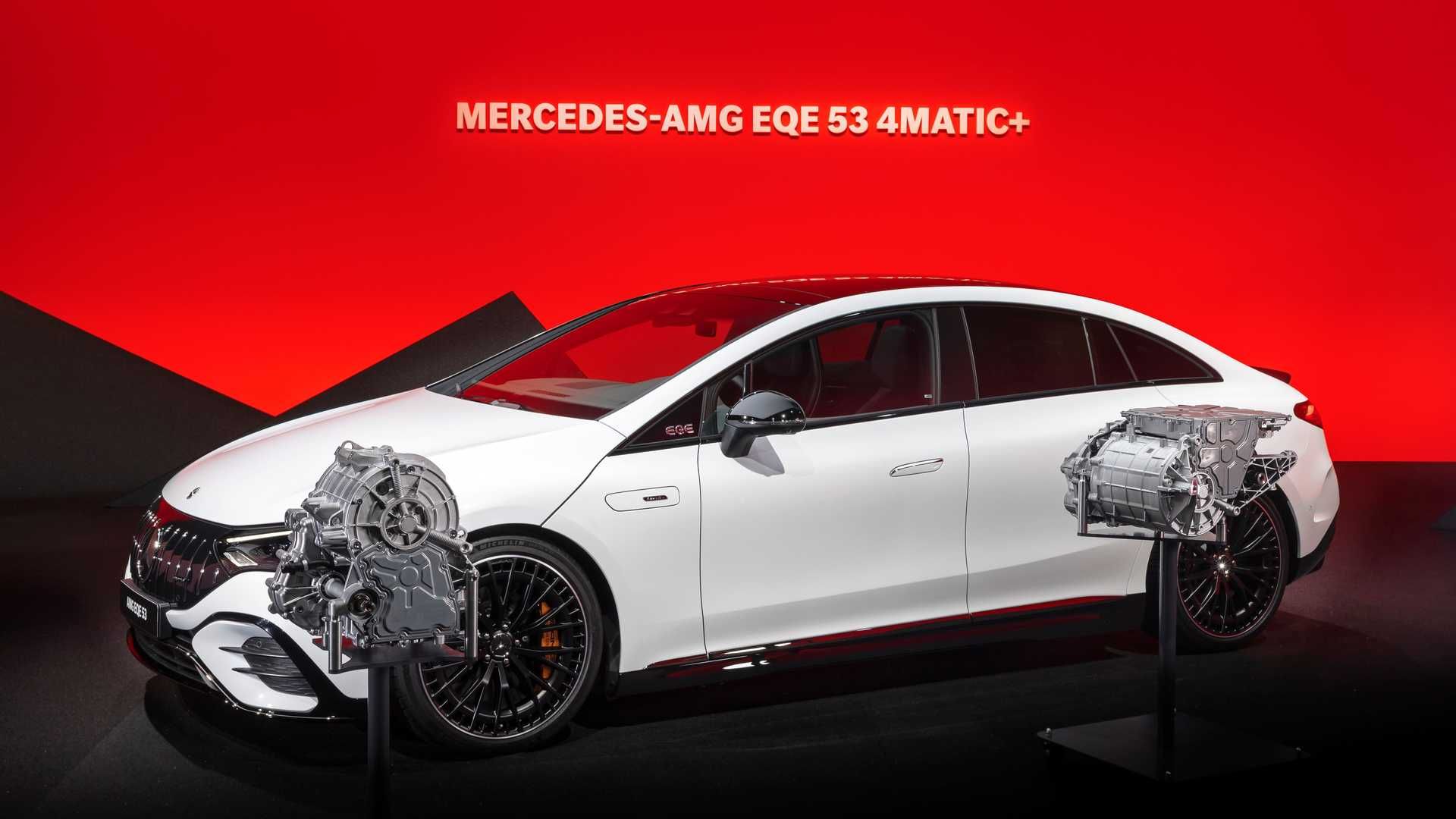 梅賽德斯-AMG EQE官圖發布，純電性能車還得看這些老炮！