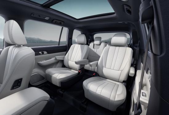 理想全尺寸SUV L9对标奔驰GLS？理想汽车是错位竞争的高手！