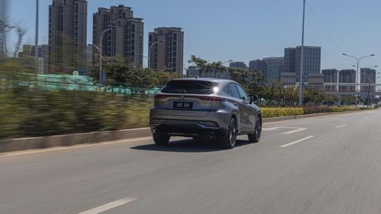 试驾丰田威飒：30万豪华中型SUV，这台车接近雷克萨斯？