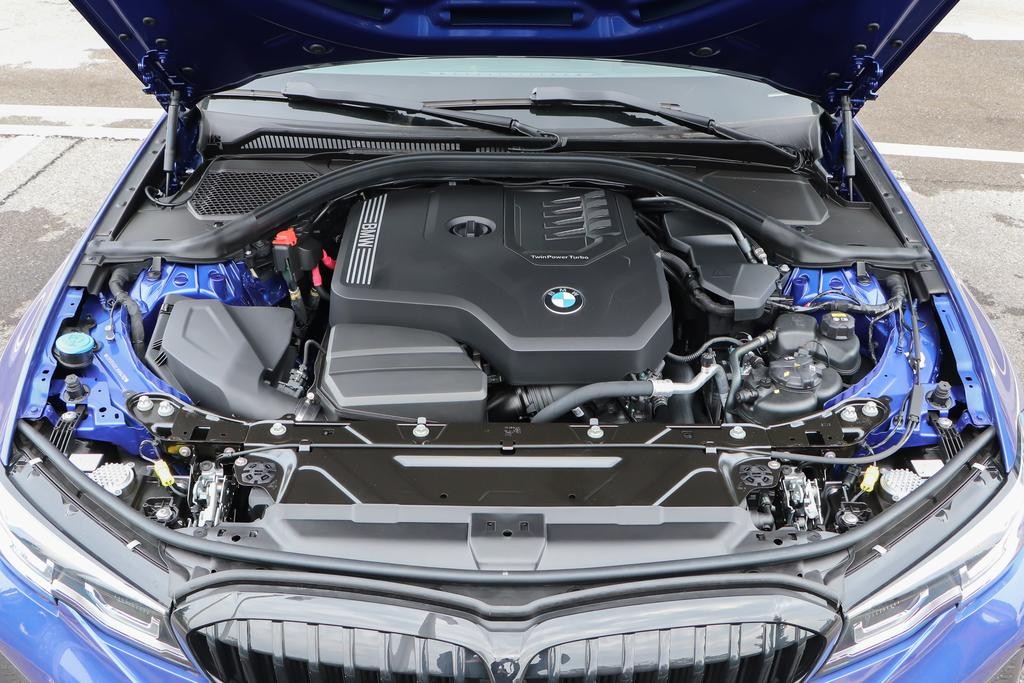 车主联名投诉维权，新车没首保就烧机油，这样的宝马还敢买吗？