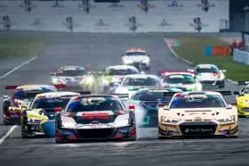 携奥迪R8 LMS 赛车，一汽-大众奥迪赛车队获2021赛季China GT冠军