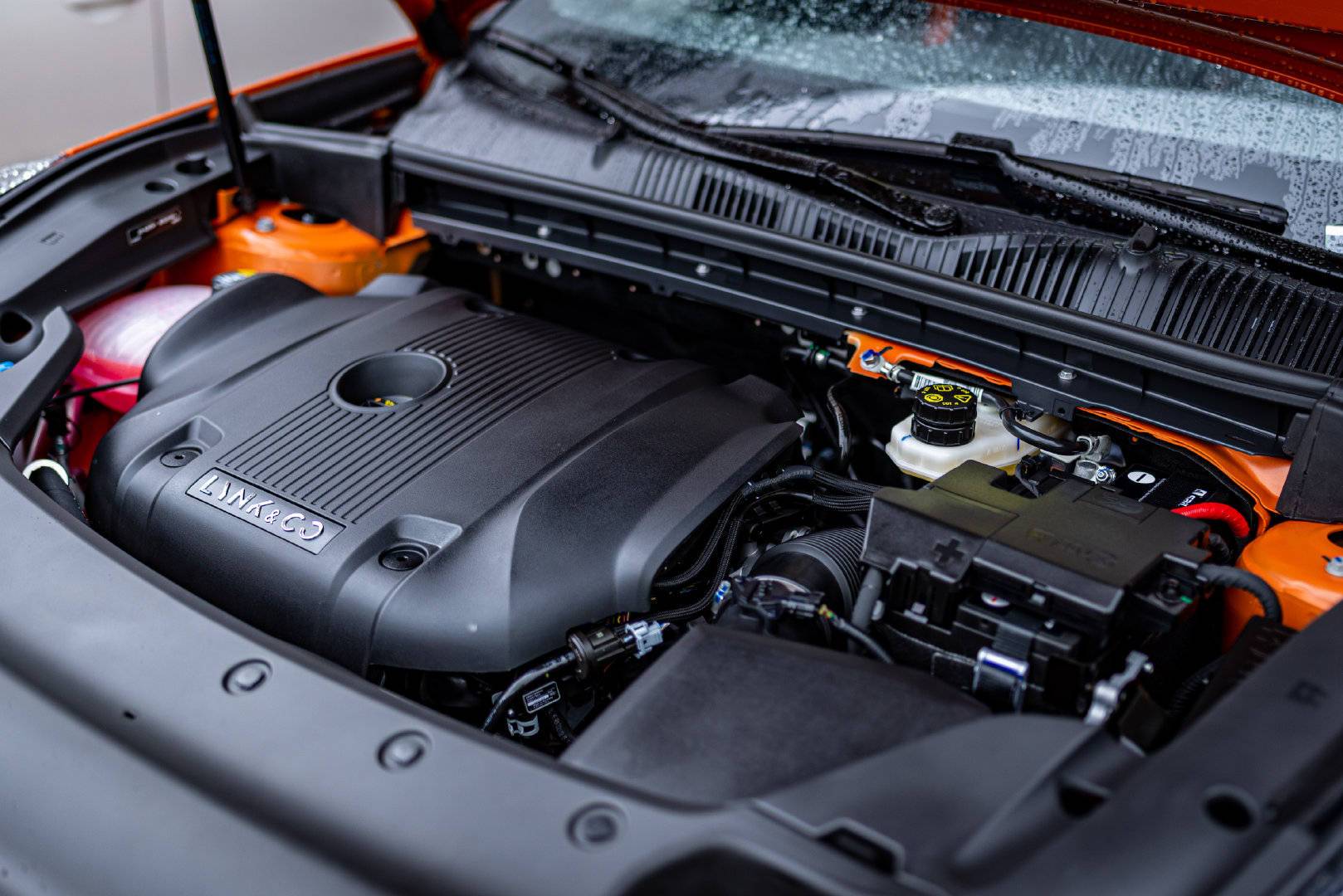 别只盯着蒙迪欧，这6款2.0T轿车15万也能买到，谁是性价比之王？