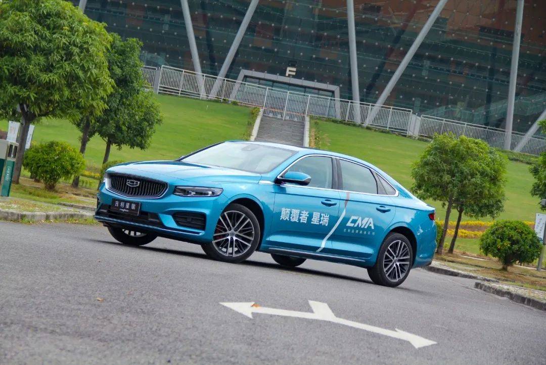 别只盯着蒙迪欧，这6款2.0T轿车15万也能买到，谁是性价比之王？