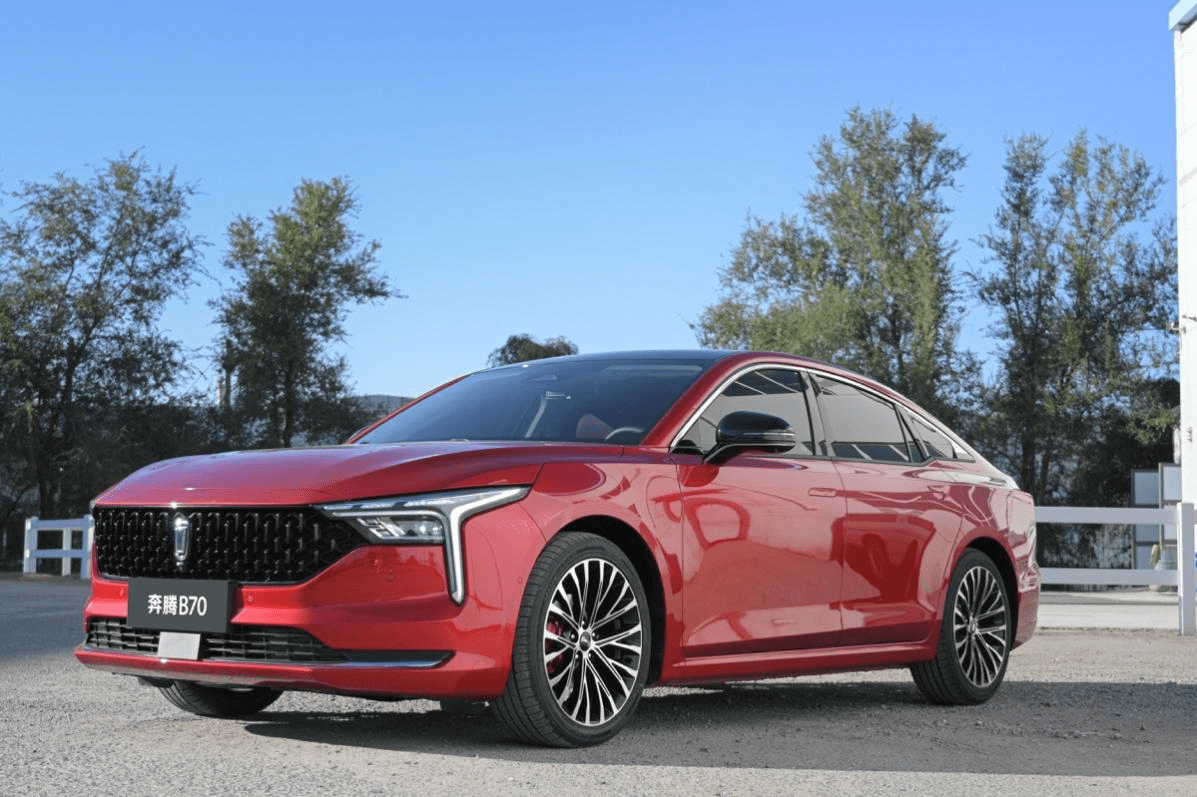 别只盯着蒙迪欧，这6款2.0T轿车15万也能买到，谁是性价比之王？