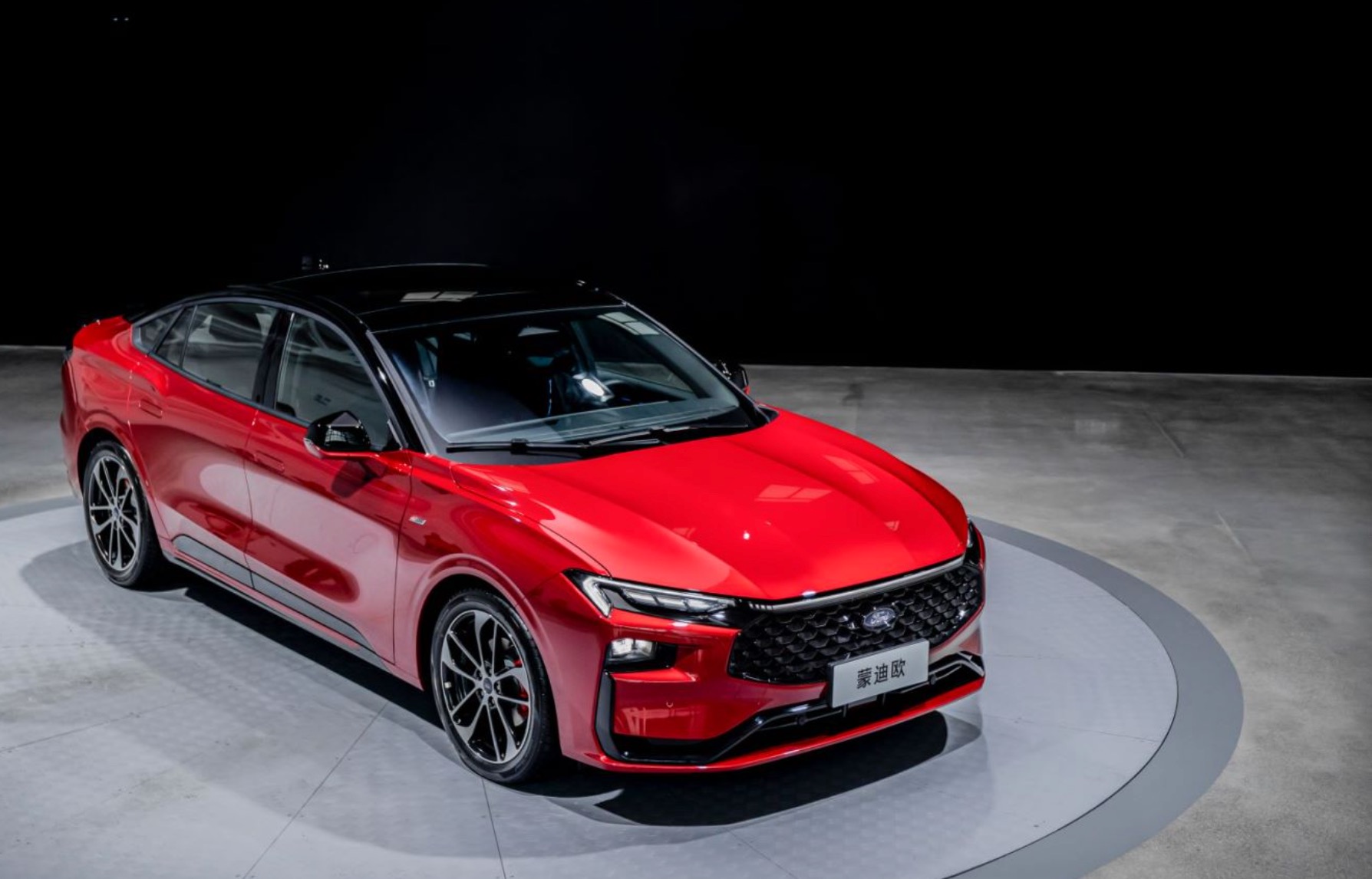 别只盯着蒙迪欧，这6款2.0T轿车15万也能买到，谁是性价比之王？