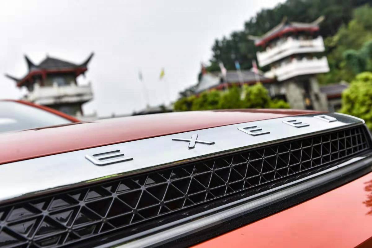 奇瑞开窍了，“直瀑前脸”+“大五座”，新款旗舰SUV有戏了？