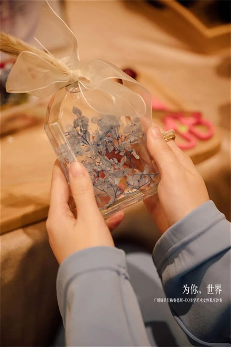 广州锦星行梅赛德斯-EQ美学艺术沙龙     