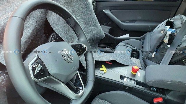 仅推出旅行版车型 新一代大众Passat内饰谍照曝光 