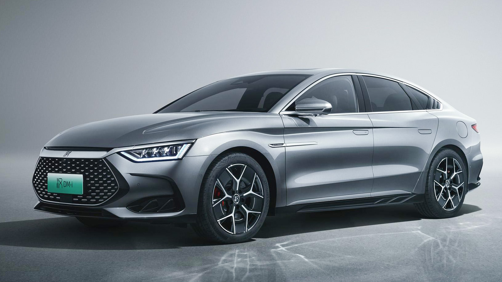 4月车市集体暴跌，只有比亚迪杀疯了