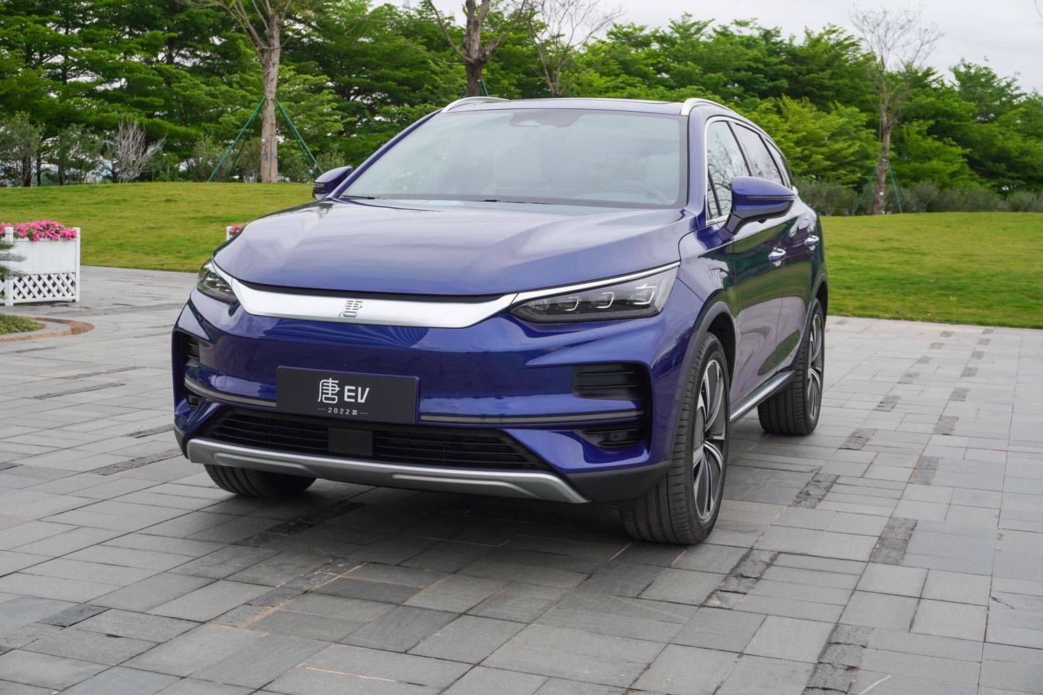 四大国产“旗舰”SUV：理想L9最受关注，长安联合华为冲高端？