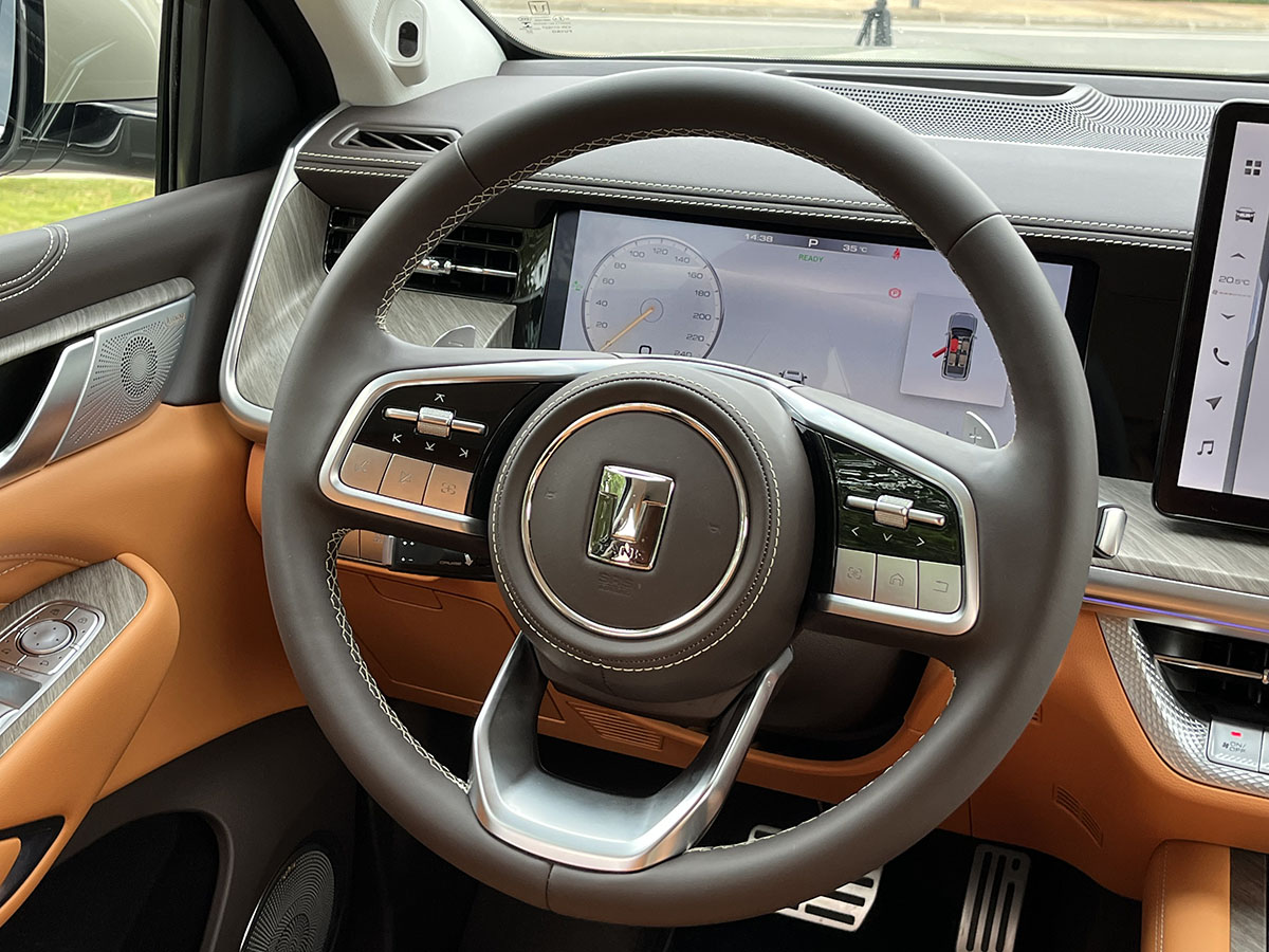 试驾坦克500，让硬派SUV豪华起来