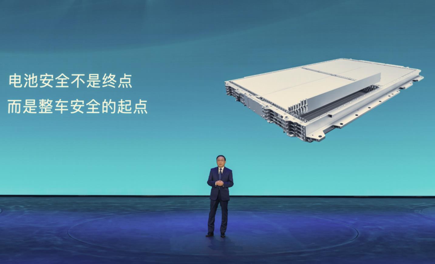 看完比亚迪海豹的配置，你才会发现：特斯拉Model 3买早了
