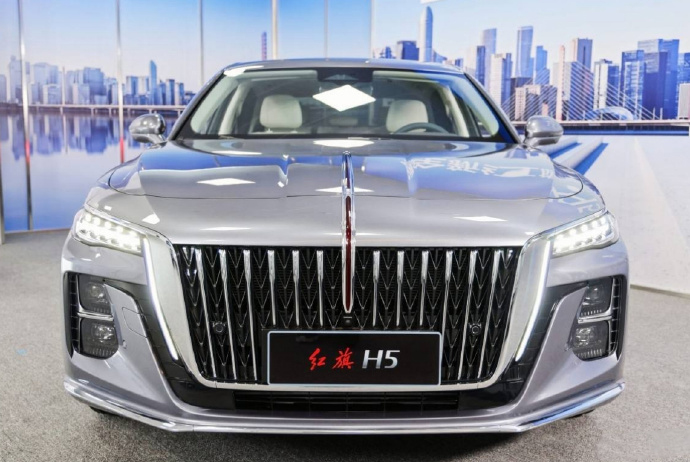 全新红旗H5预售17万起，商务中型车市场的搅局者！