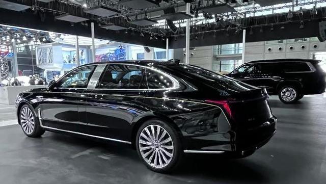 从新一代H5到全新MPV，一大波红旗新品来袭，45万年销目标有戏？
