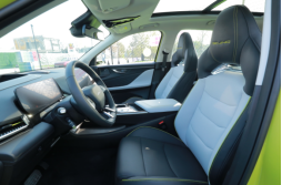 谁说华为智舱专供纯电车？“智能大魔王”北汽魔方上市9.99万起！