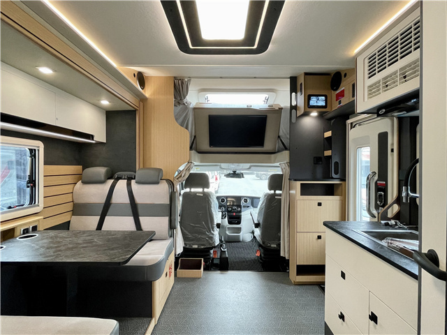 宇通C530双拓展房车，安全品质空间舒适，价格还很优惠