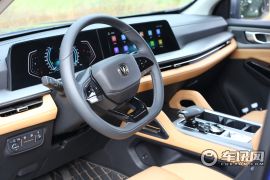 长安汽车-长安览拓者-2.0T自动四驱汽油旗舰型标箱