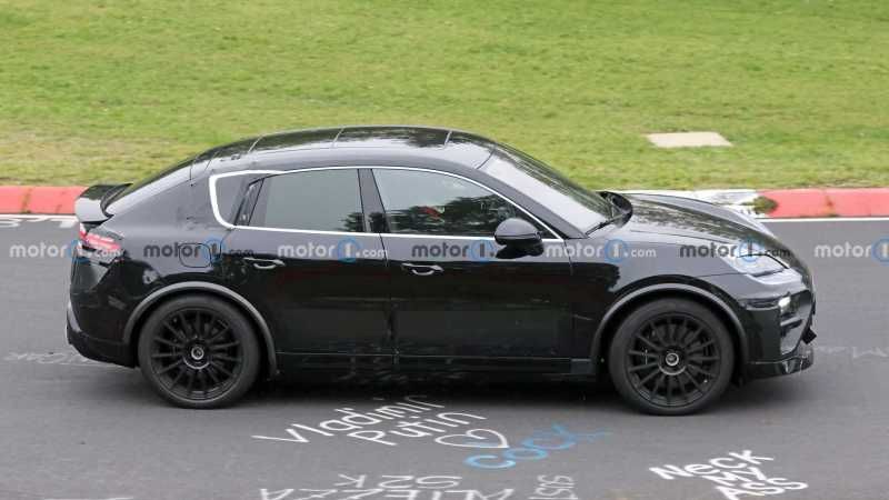 或将于2024年正式亮相 保时捷Macan EV最新内饰谍照曝光 