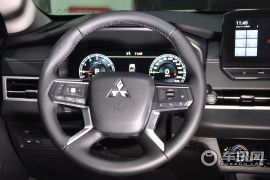 广汽三菱-欧蓝德-1.5T CVT四驱尊耀版 7座