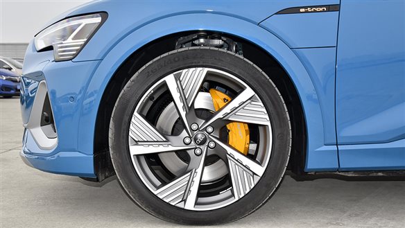 宝马X1预算，买堪比Q7的二手准新奥迪SUV，纯电又何妨？