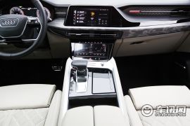 上汽奥迪-Q6-50 TFSI quattro 凌云版 edition one