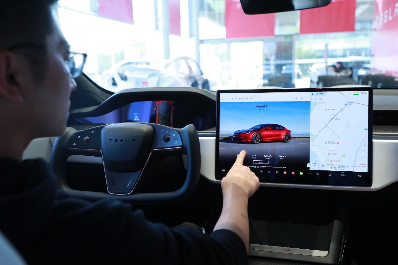 Model S Plaid亮相厦门 还有“五星安全”白车身