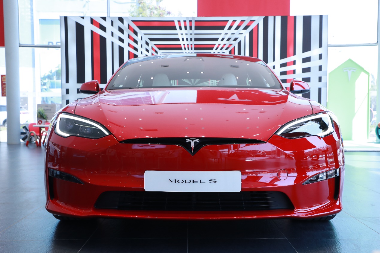 Model S Plaid亮相厦门 还有“五星安全”白车身